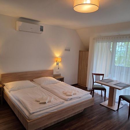 Adam Apartmanhaz Siófok Eksteriør bilde