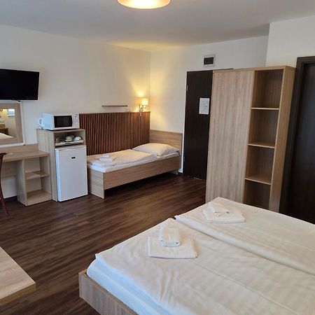 Adam Apartmanhaz Siófok Eksteriør bilde