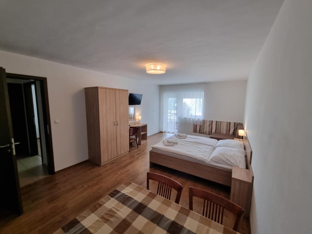 Adam Apartmanhaz Siófok Eksteriør bilde
