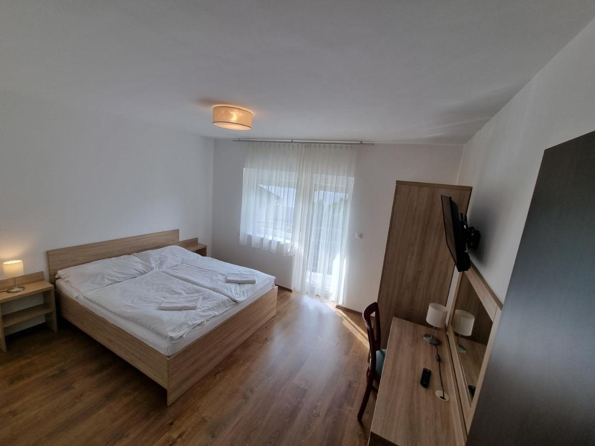 Adam Apartmanhaz Siófok Eksteriør bilde