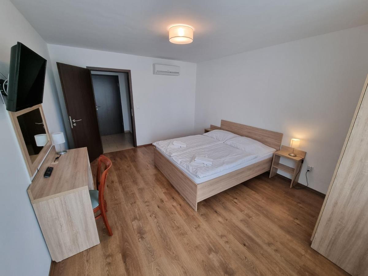 Adam Apartmanhaz Siófok Eksteriør bilde