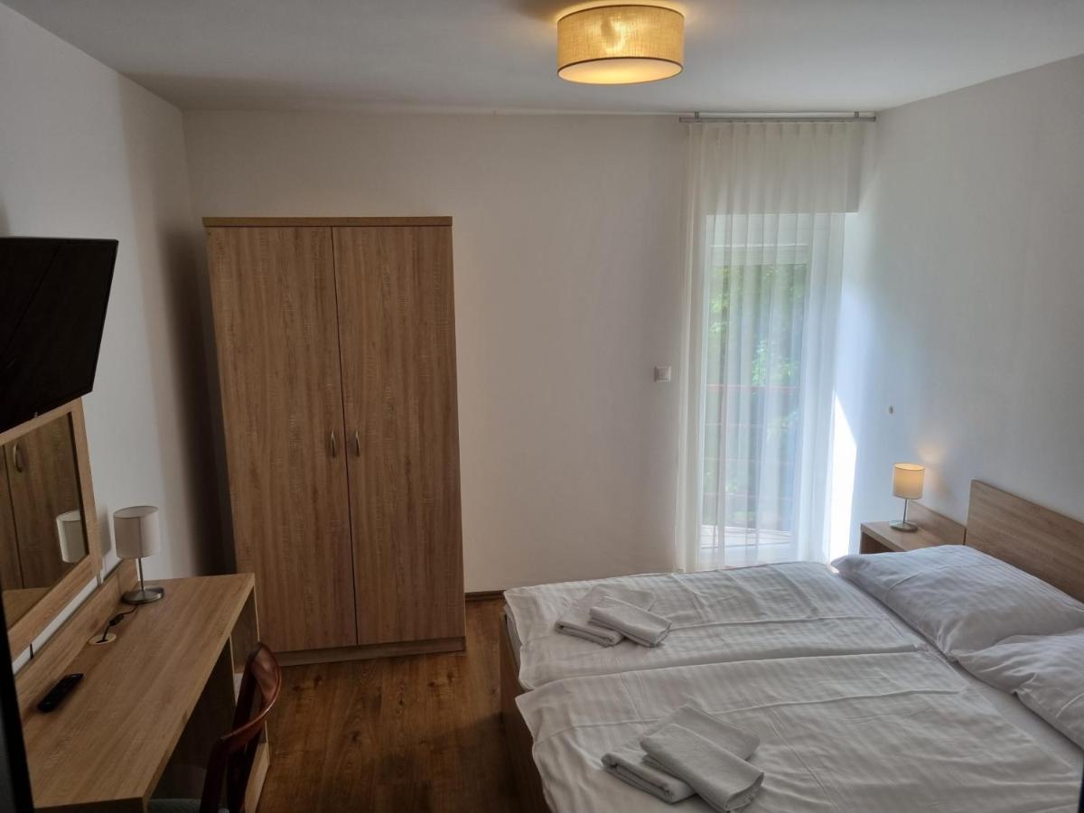 Adam Apartmanhaz Siófok Eksteriør bilde