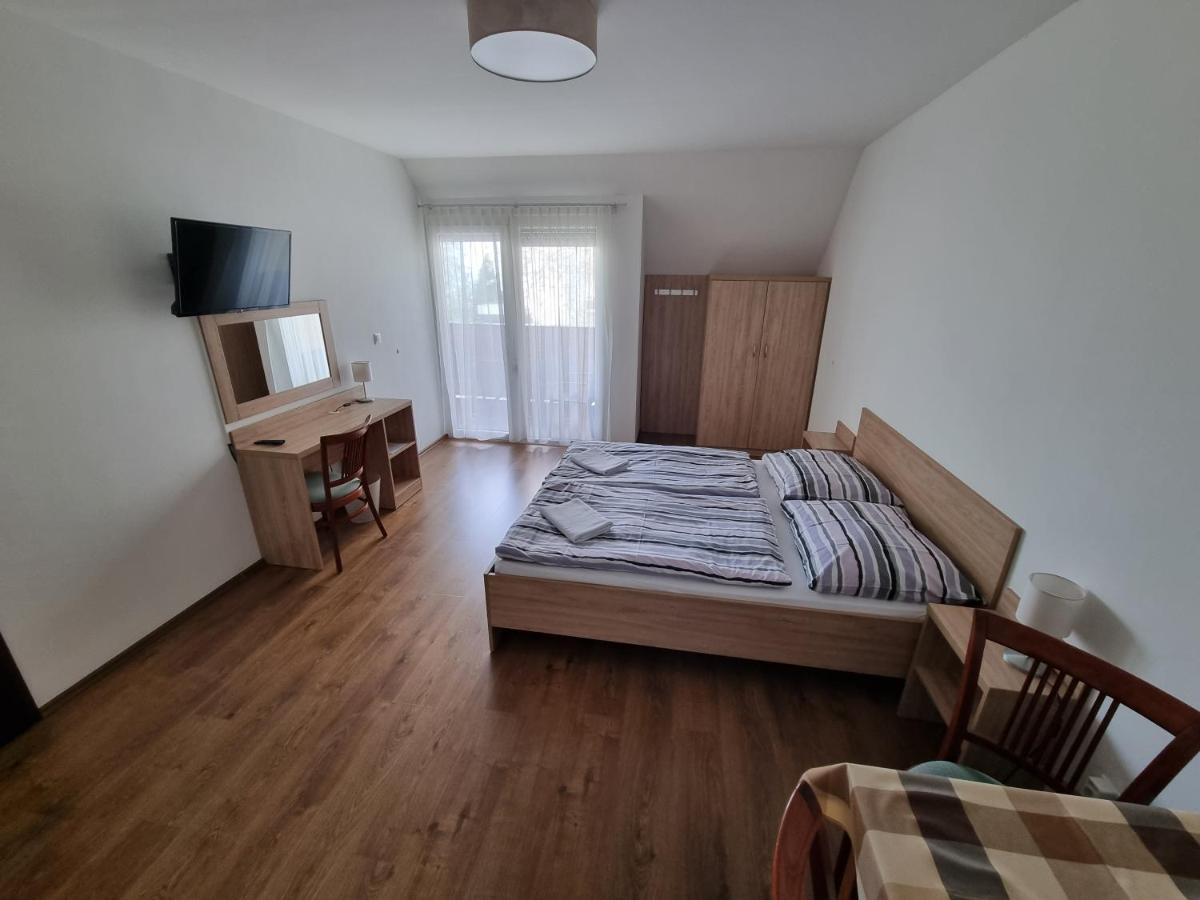 Adam Apartmanhaz Siófok Eksteriør bilde