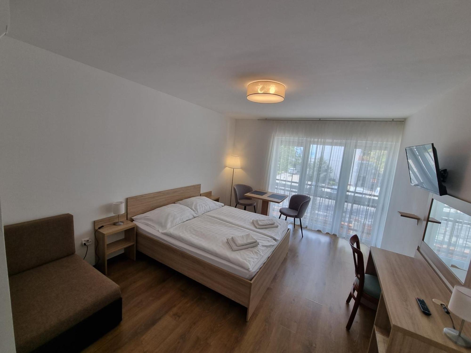 Adam Apartmanhaz Siófok Rom bilde