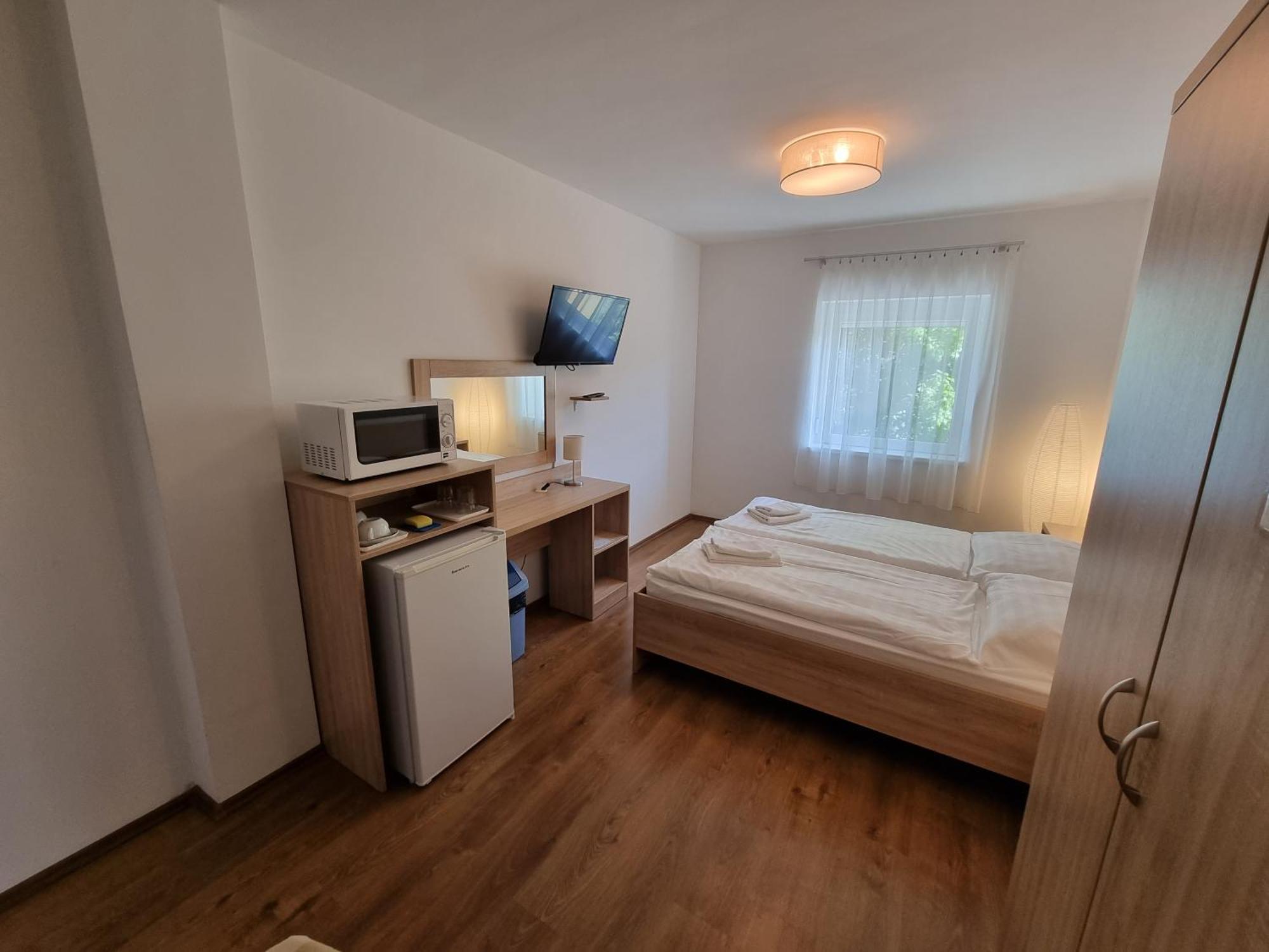 Adam Apartmanhaz Siófok Rom bilde
