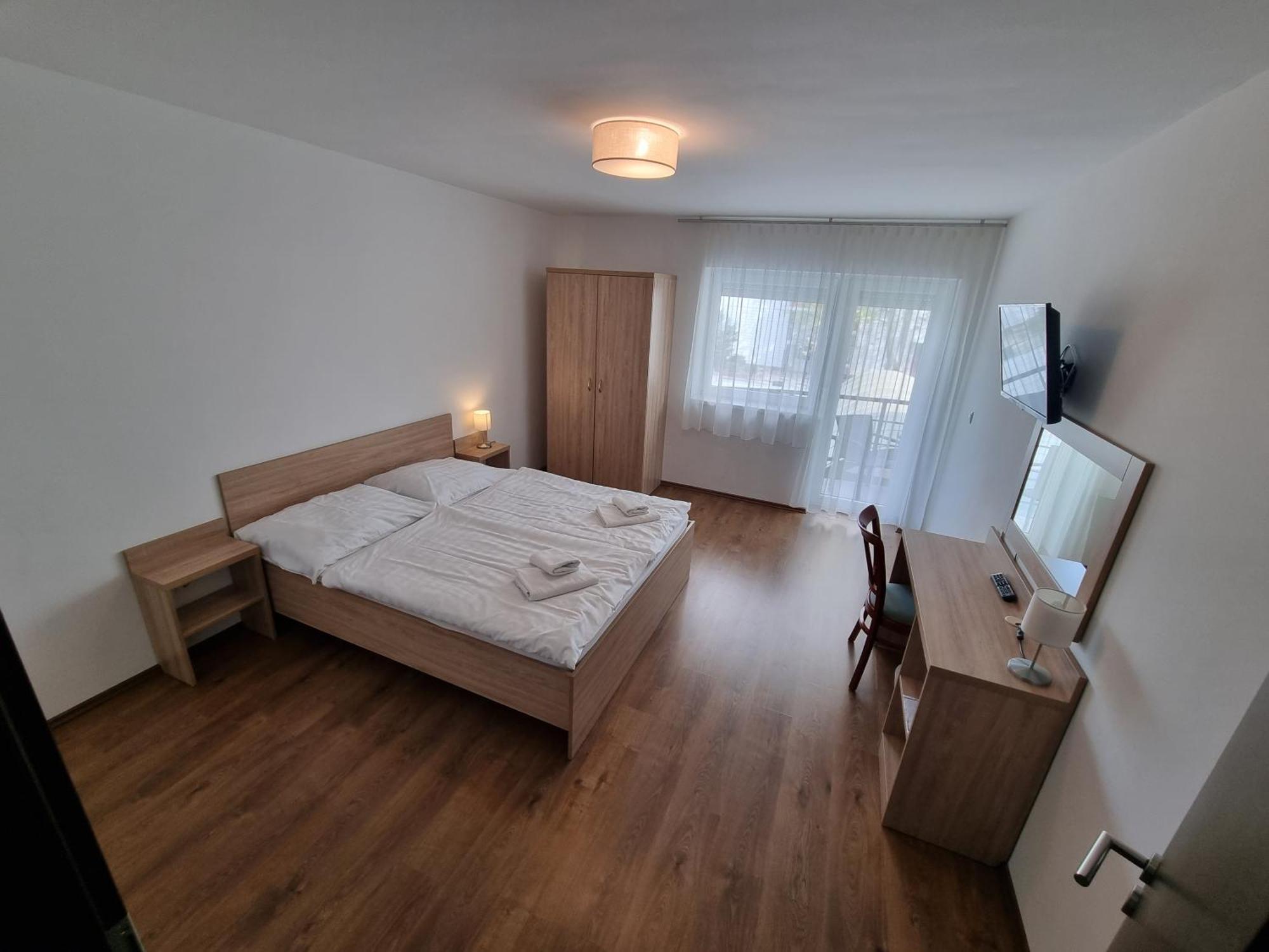Adam Apartmanhaz Siófok Rom bilde