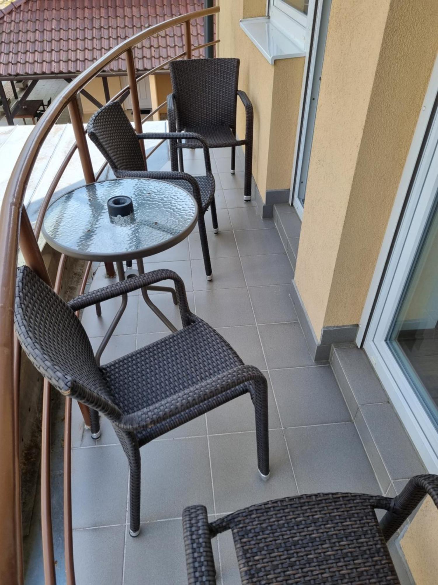 Adam Apartmanhaz Siófok Rom bilde