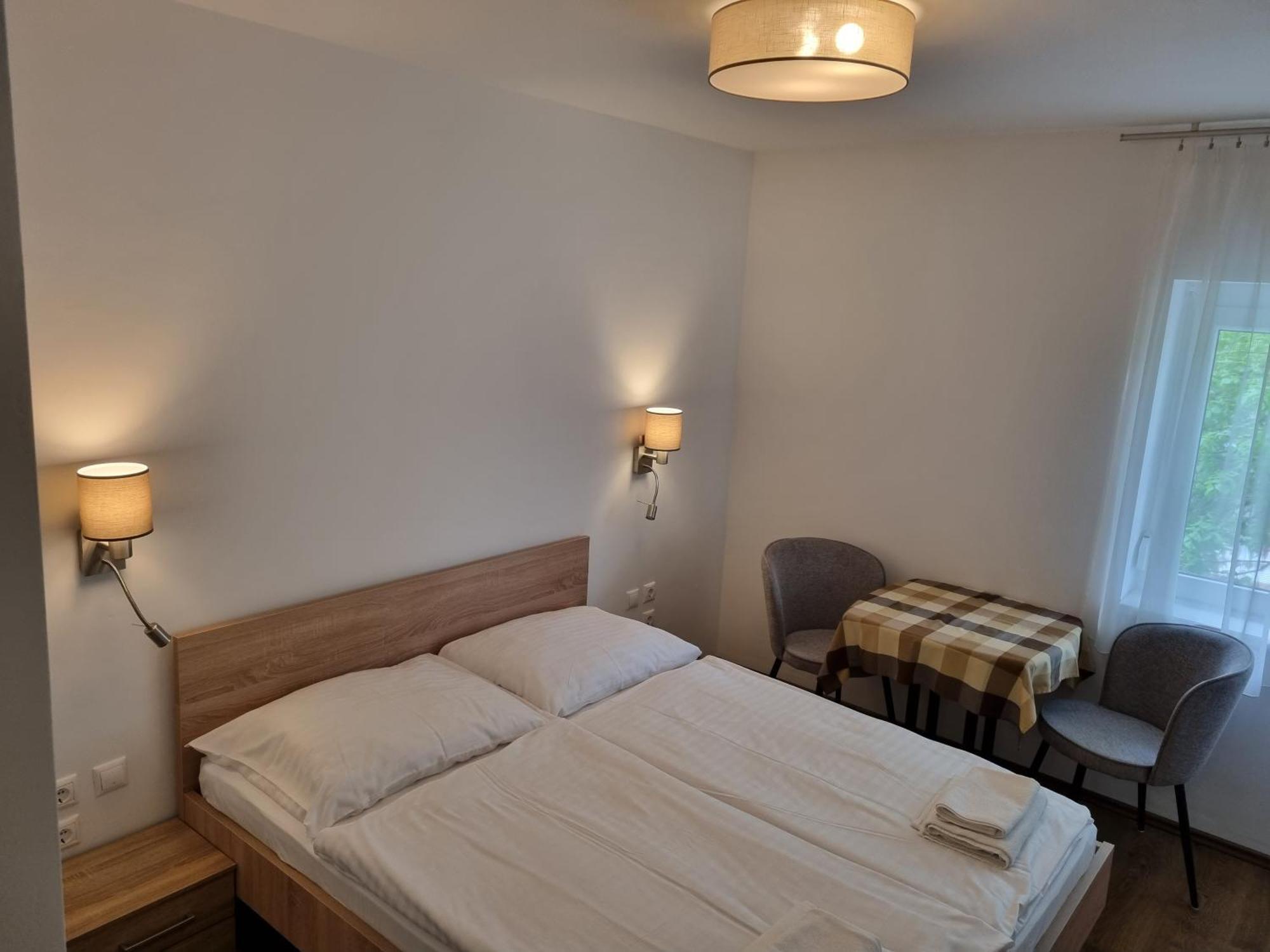 Adam Apartmanhaz Siófok Rom bilde