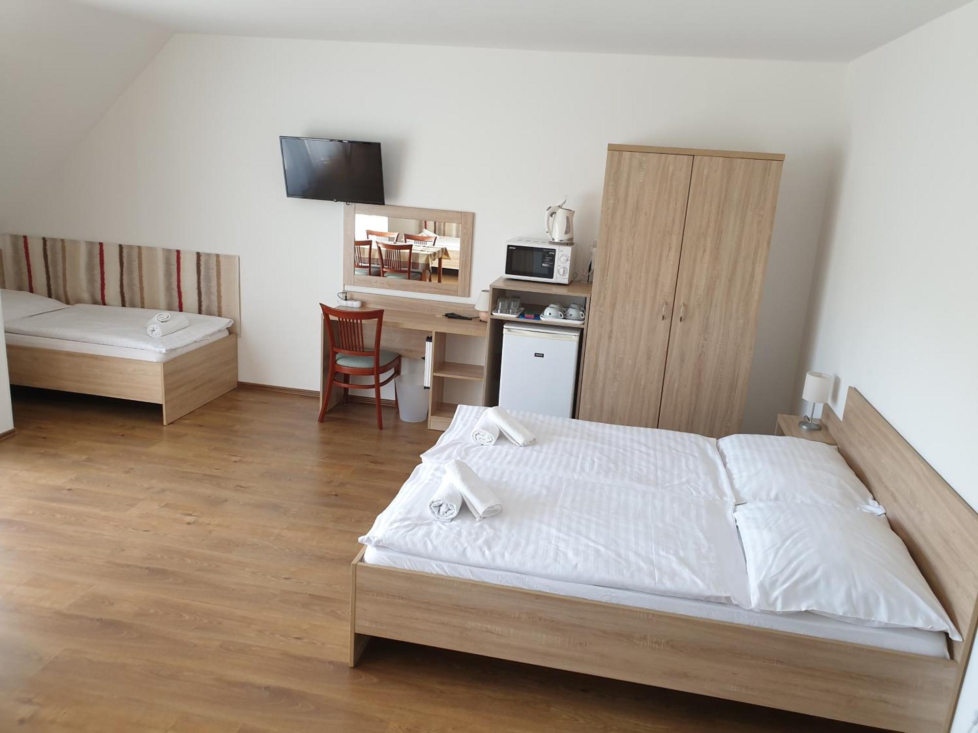 Adam Apartmanhaz Siófok Rom bilde