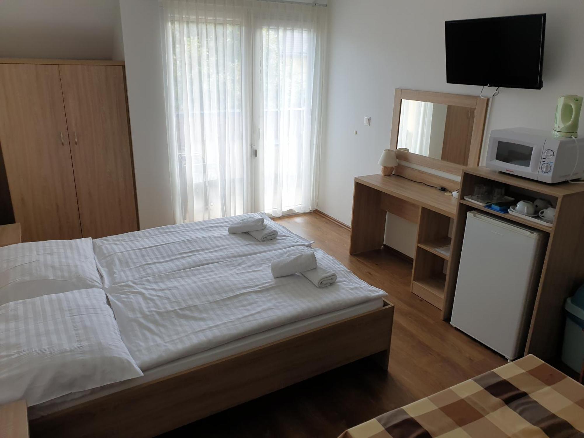 Adam Apartmanhaz Siófok Rom bilde