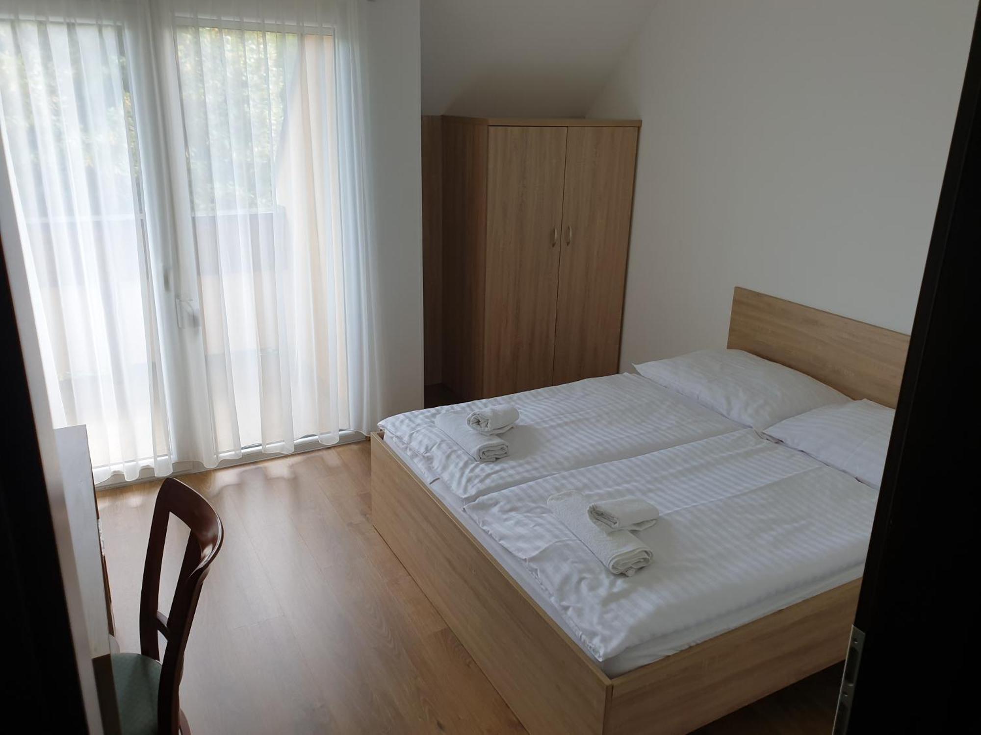 Adam Apartmanhaz Siófok Rom bilde