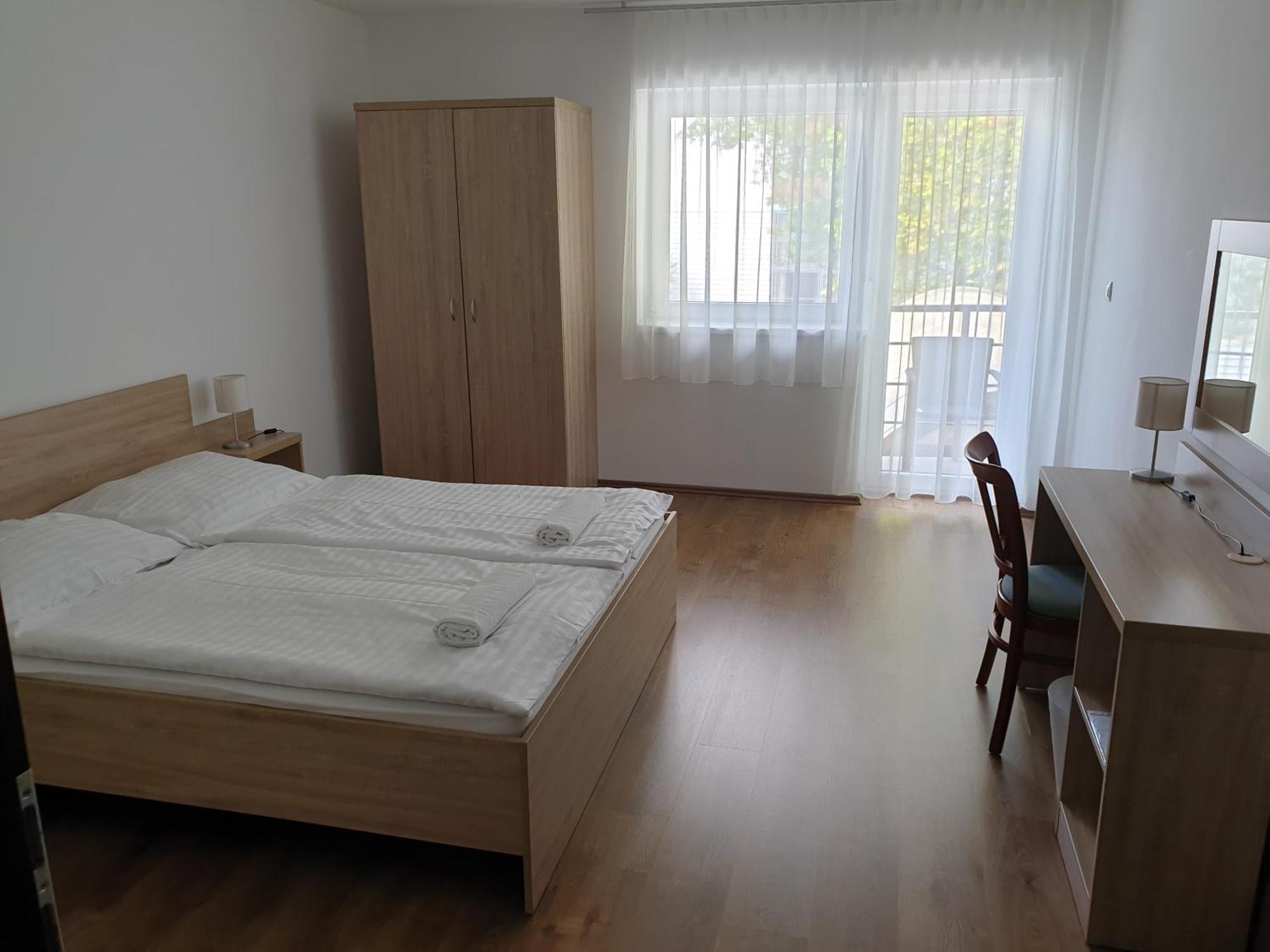 Adam Apartmanhaz Siófok Rom bilde