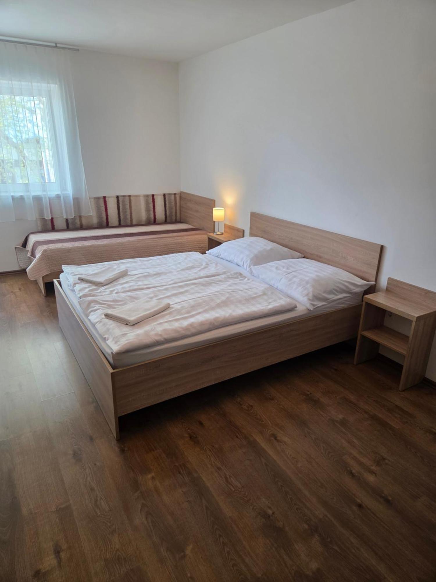 Adam Apartmanhaz Siófok Eksteriør bilde